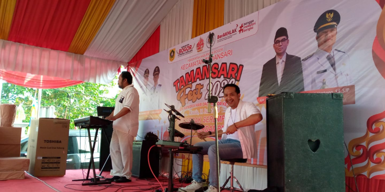 Kahayang Band Meriahkan Puncak Perayaan HJB ke-544 di Kecamatan Tamansari