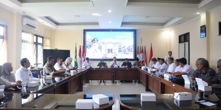 Rapat Minggon Tamansari: Camat Ajak Warga Pasang Bendera dan Gelar Jumsih Rutin