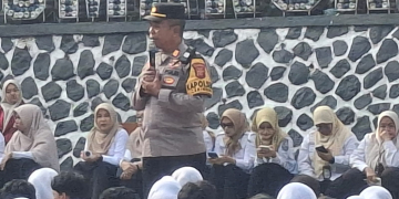Momen MPLS, Ribuan Siswa Baru SMAN Caringin Digembleng Kapolsek Caringin