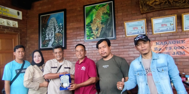 Apresiasi Sponsor Bedah Rumah, DPP PWO Berikan Penghargaan