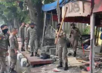 Satpol PP Kabupaten Bogor Tertibkan Bangli di Cigombong 