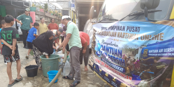 PWO Salurkan Bantuan Air Bersih Kepada Warga Desa Ciadeg