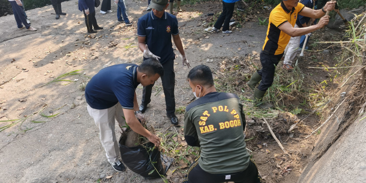 Gerakan Bogor ASRI, Muspika Tamansari Bersihkan Kali Ciapus