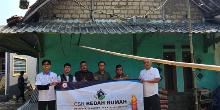 Melalui CSR PT TFJ Mayora Group Bedah Rumah Warga Cimande Hilir