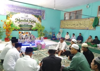 Warga Warung Limus Khidmat Peringati Maulid Nabi Muhammad SAW