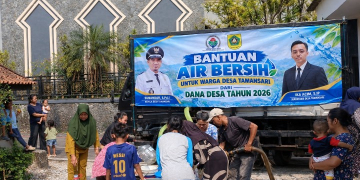 Kemarau, Pemdes Tamansari Salurkan Air Bersih ke Warga RW 06