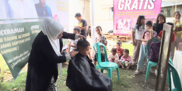Maulid Nabi di Majelis Nurussholawat Diwarnai Cukur Rambut Gratis, Warga Antusias